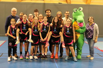 2025-11-21 BBC 08 PhotoDeFamille U13F1