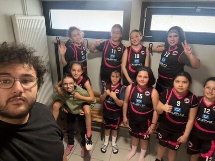2026-04-04 BBC U11F StVallier Selfie