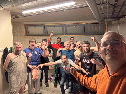 2026-04-04 BBC SM2 LaChapelle Selfie